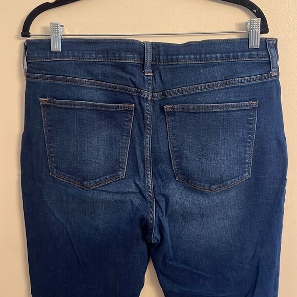 J. Crew 8” Mid-Rise Skinny Jean - Picture 4 of 7